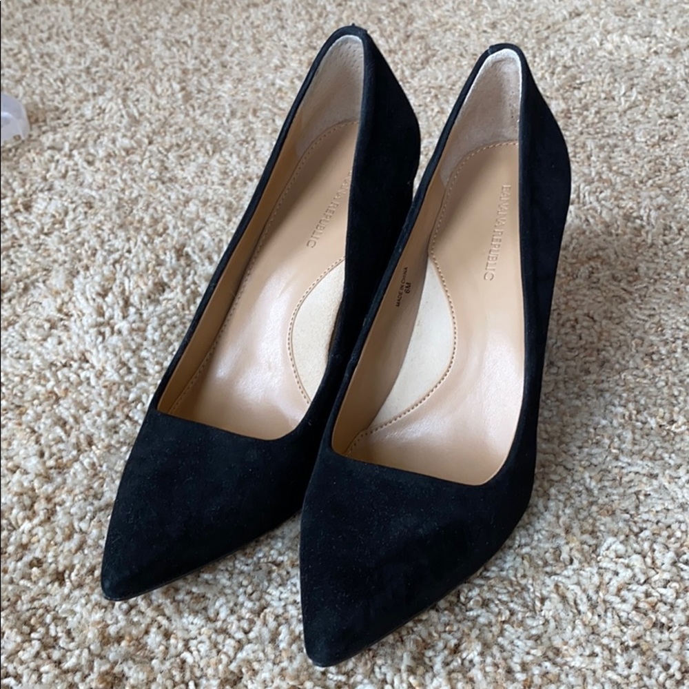 Banana Republic suede pumps